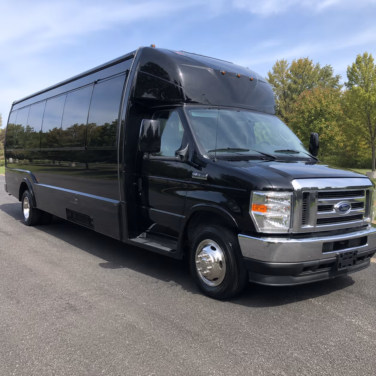 Boca Raton Birthday, Sweet 16, & Quinceañera Transportation party bus exterior