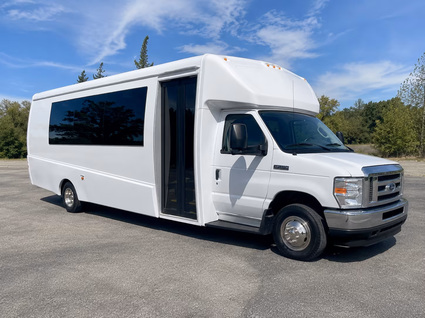 Boca Raton Winery Tour & Pub Crawl Transportation party bus exterior