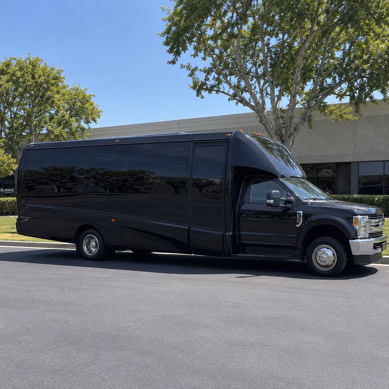 Boca Raton Winery Tour & Pub Crawl Transportation party bus exterior